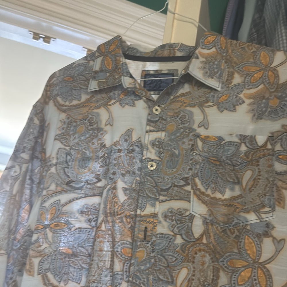 Tommy Bahama denim Men's Paisley Print button down shirt. Resort wear Xxl Euc.
